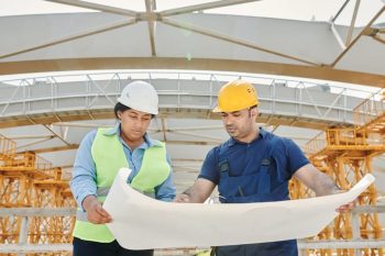 איך אדריכלים ובעלי נכסים נערכים להוצאת היתר בנייה בישראל: מתיק מידע ועד רישוי זמין
